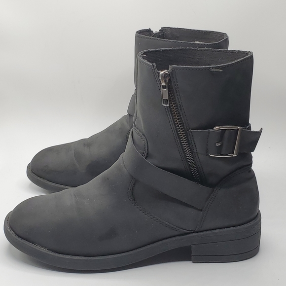 zip up boots with buckle details size 9 made by Trash - Picture 7 of 14